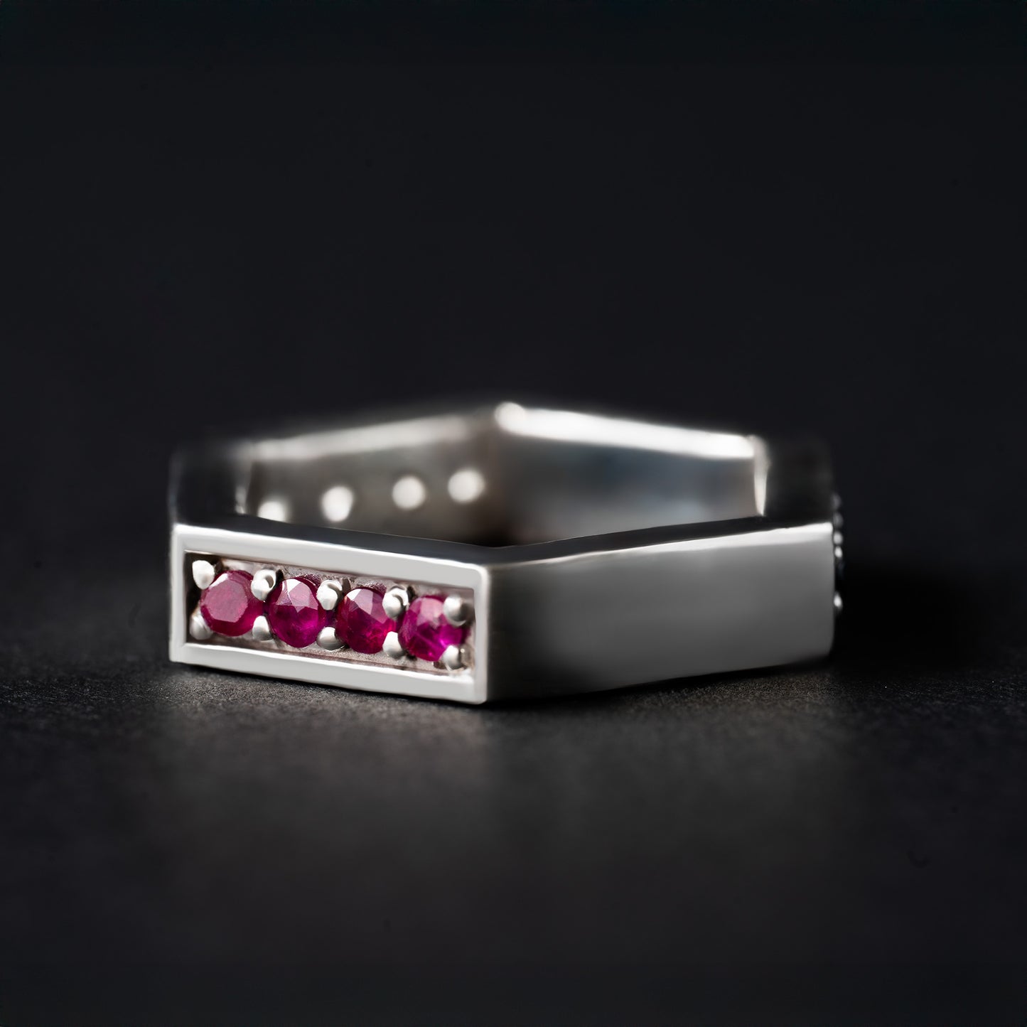 Multiple-Trinity Hue Ring‐Heavy SV