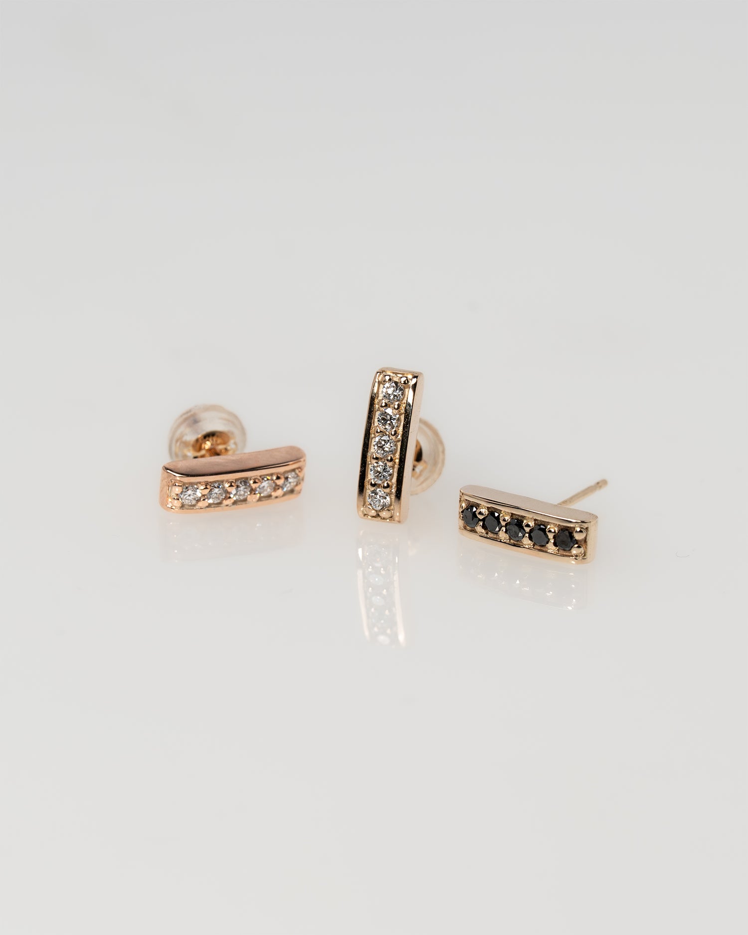 Arch Stud  Piace【DIA-BK】
